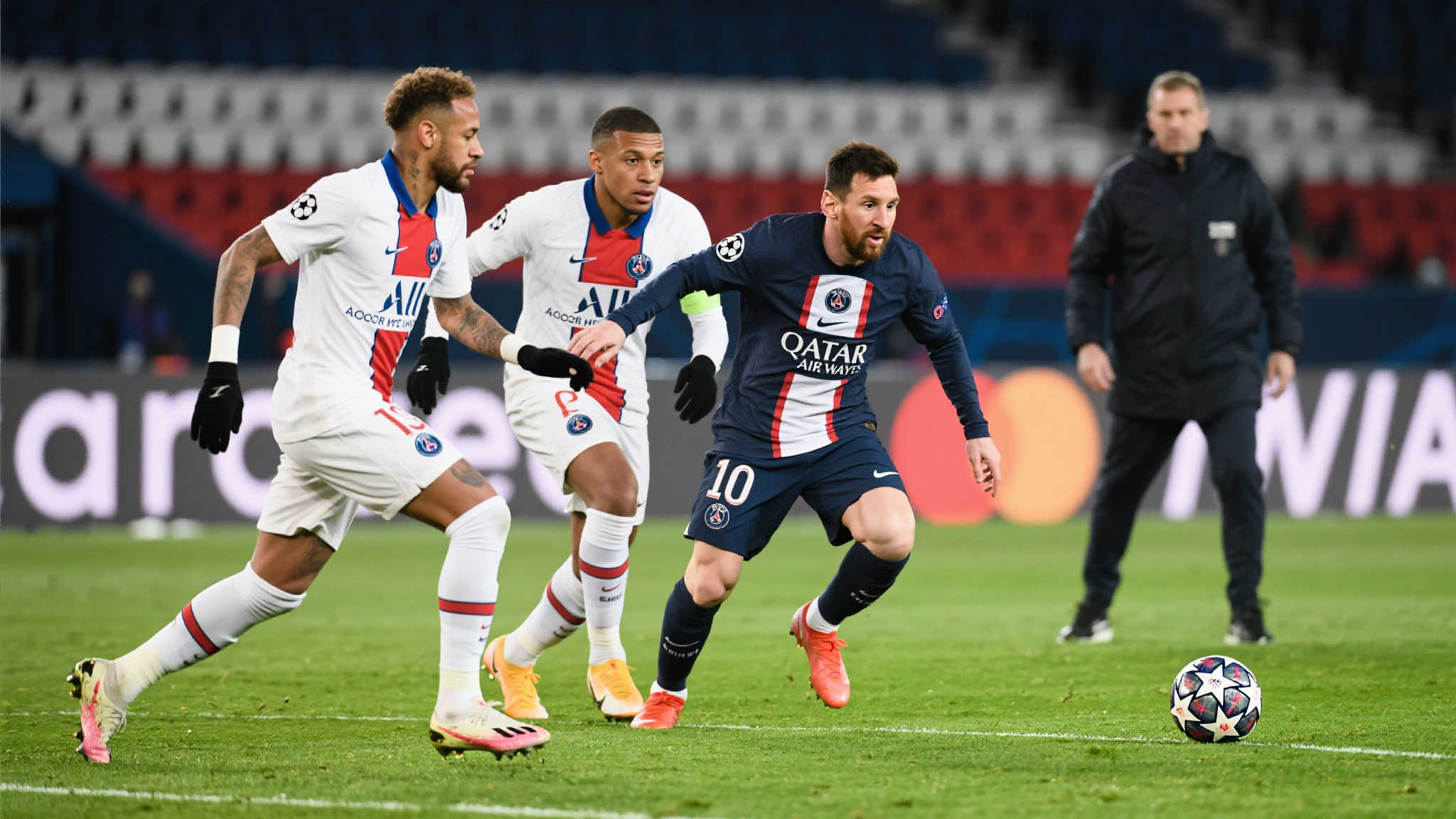 巴黎为何能夺冠?朗尼克直言:从未见过NMM如此积极回防 巴黎为何能夺冠?朗尼克直言:从未见过NMM如此积极回防